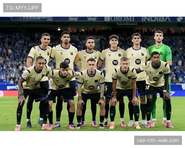 德容与佩德里：巴萨双核中场的角色分工与功能差异